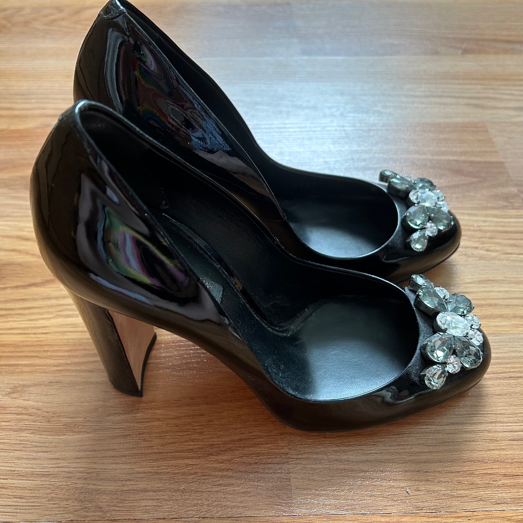 Dolce And Gabbana Black Pumps With Gems Details  Brand New With Box
